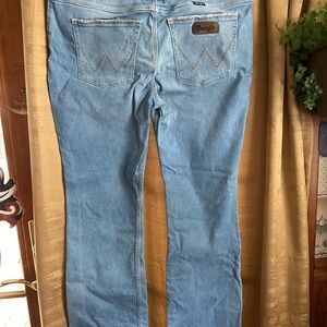 New women's low rise Wrangler boot cut jeans